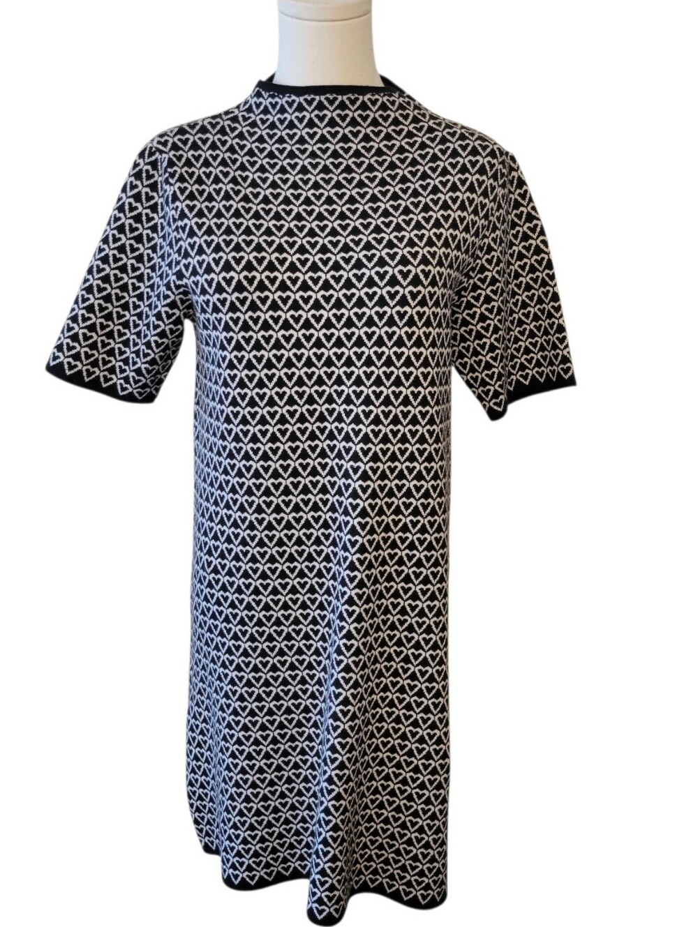 NWT‎ Nicole Miller Heart Black & White Sweater Dress Size Medium